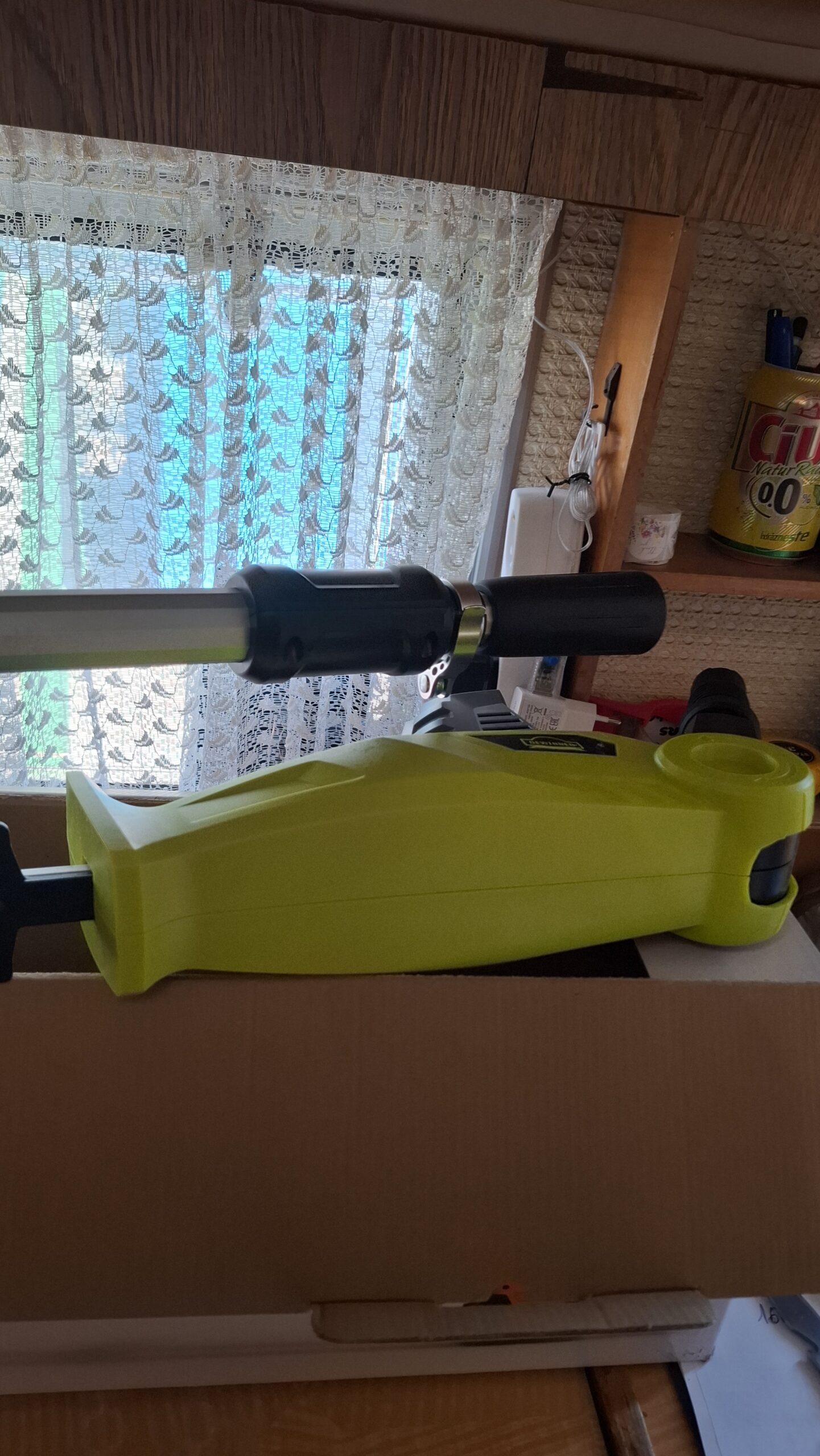 Trimmer gard viu, cu acumulatori, maner telescopic 45-240cm, lama 16 cm, 1 acumulatori, incarcator - imagine 12