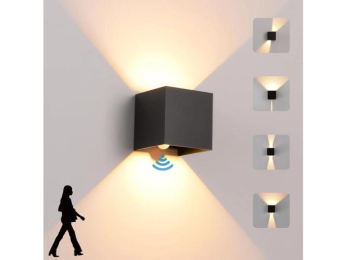 Aplica cu senzor de miscare 12W, IP65, 3000K, lumina alb cald, fascicul reglabil