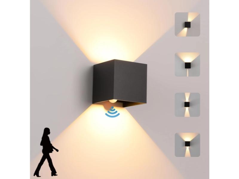 Aplica cu senzor de miscare 12W, IP65, 3000K, lumina alb cald, fascicul reglabil